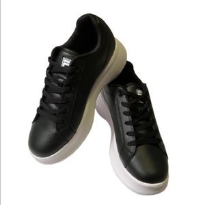 FILA Z Malfi Woman’s laced sneakers/Black with white soles. New in box /Size 8.5